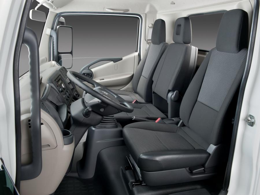  Nissan NT500 2014 года  (фото 7 из 12)